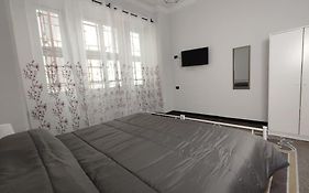 Benny Appartamento 3 Camere Da Letto Ad Uso Esclusivo Genova Aeroporto